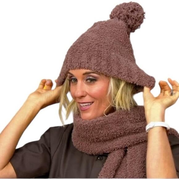 Barefoot Dreams Heather Chestnut CozyChic Pom Pom Beanie & Scarf Set NWT - Picture 2 of 5